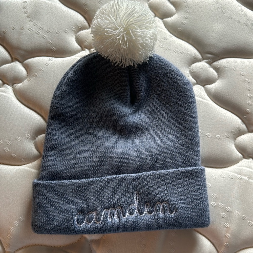 MONOGRAM CAMDEN LITTLE PAPER BOAT KNIT POM HAT